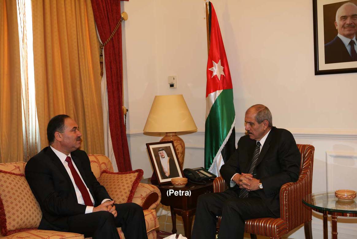 رئيس الوزراء يلتقي وزير المالية العراقي