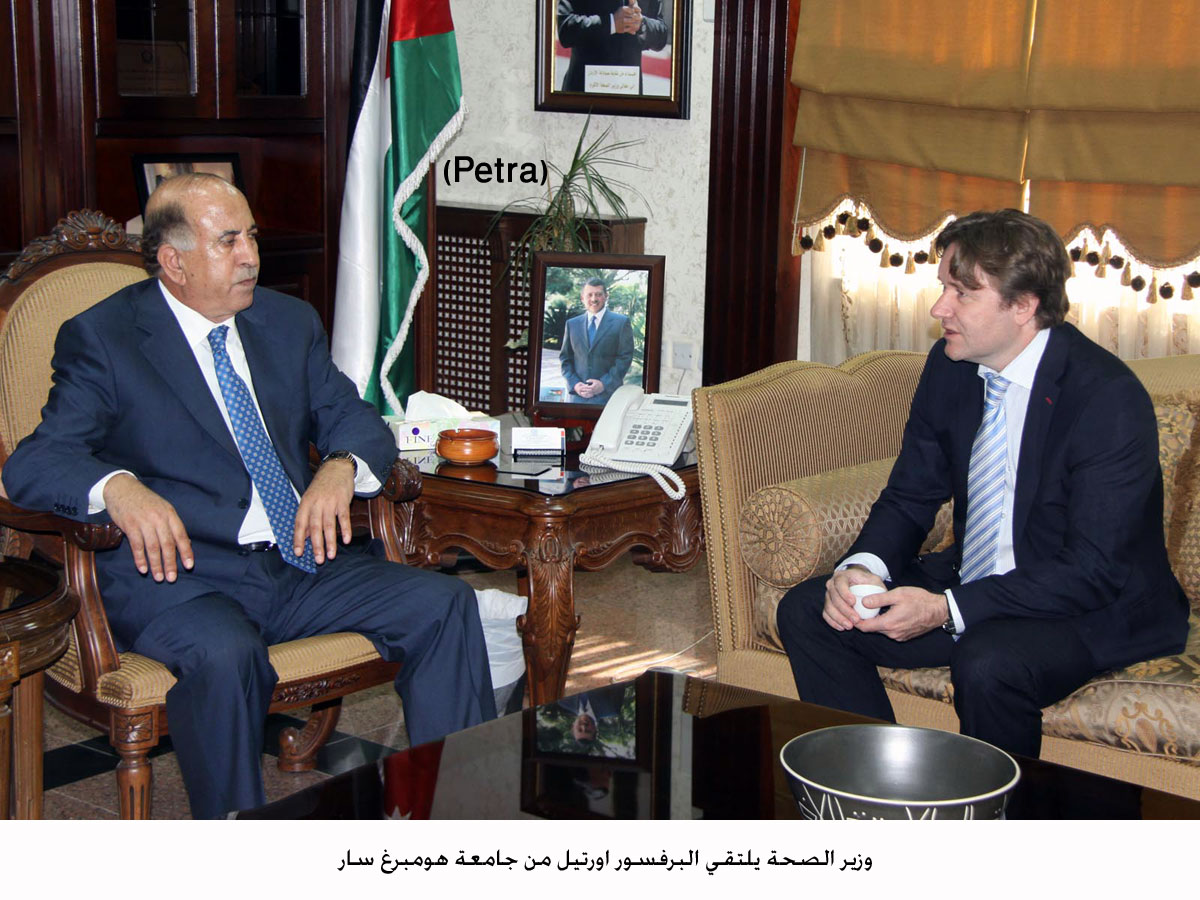 مستشفى البشير يبدأ باجراء عمليات جراحة المناظير للانزلاق الغضروفي