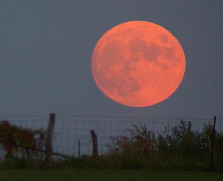 قمر الحصادين يسطع مساء السبت المقبل لمدة 12 ساعة تقريبا