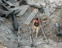 وفاة واصابتان في انهيار نفق على الحدود بين غزة ومصر