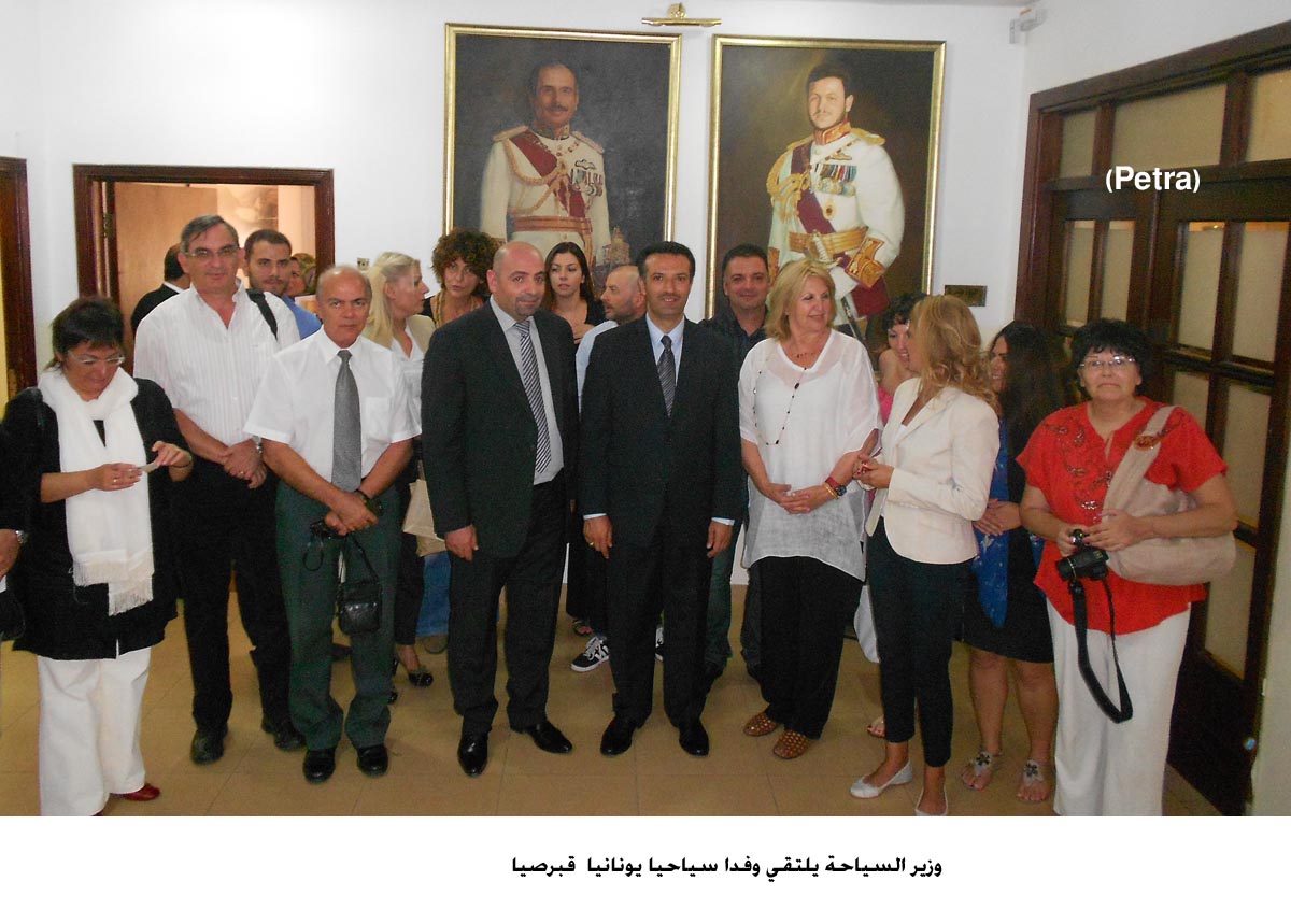 وزير السياحة يلتقي وفدا سياحيا يونانيا قبرصيا