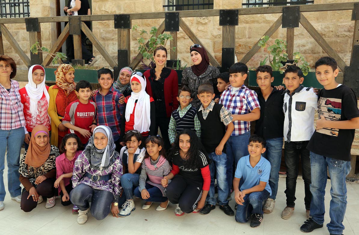 Queen Rania fulfills a group of children’s wishes to visit Madaba Mosaic Institute