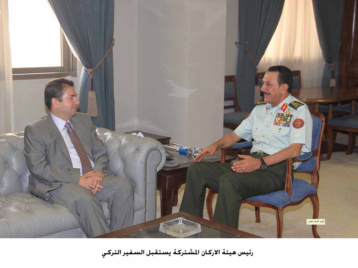 رئيس هيئة الاركان المشتركة يستقبل السفير التركي