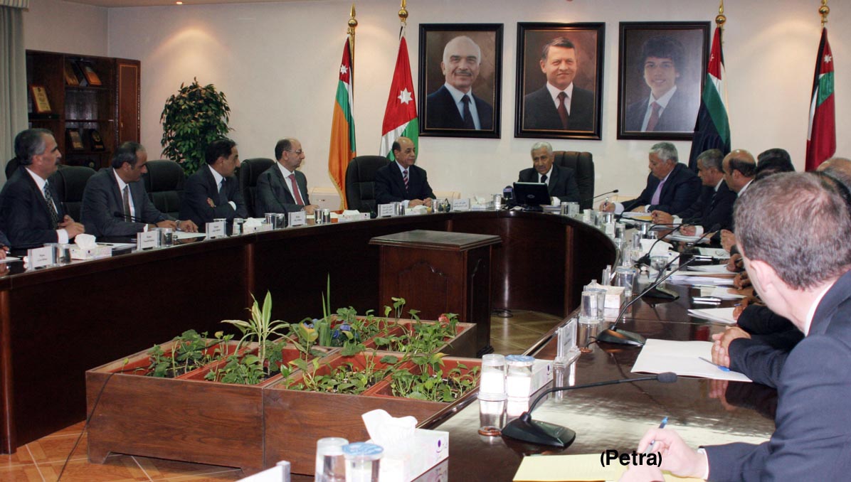 الحكومة تبدا بحوار وطني للتوصل الى توافق لمواجهة الوضع الاقتصادي والمالي