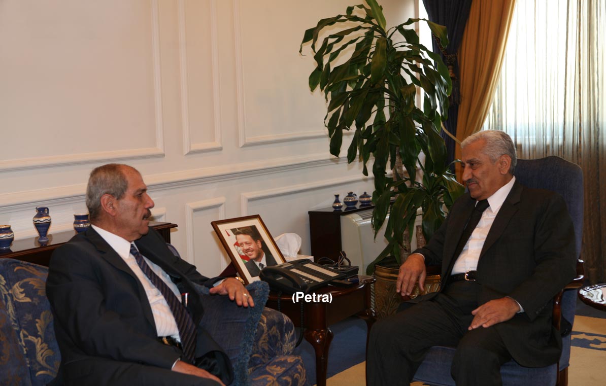 Ensour meets former prime minister