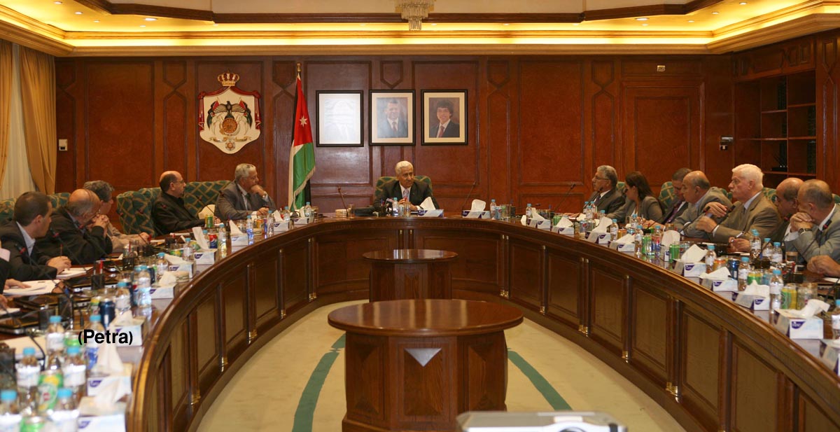 النسور يلتقي رؤساء تحرير الصحف اليومية وكتاب الاعمدة والصحفيين الاقتصاديين