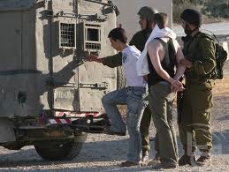 الاحتلال يعتقل 4 فلسطينيين في الخليل