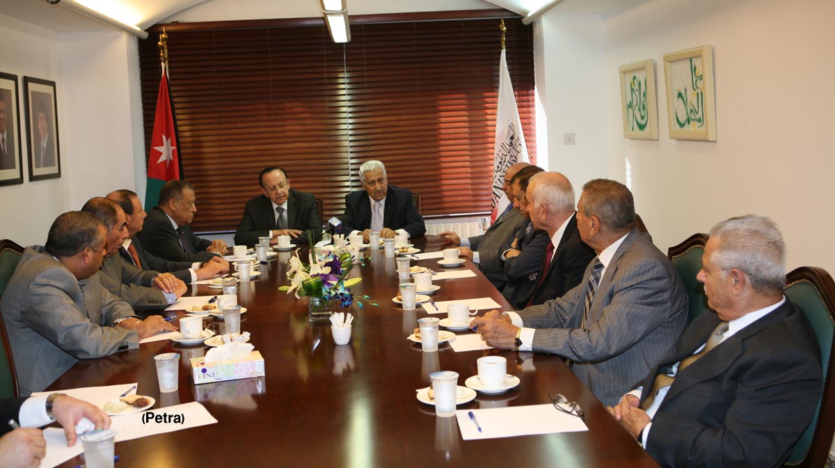 رئيس الوزراء يزور المحكمة الدستورية