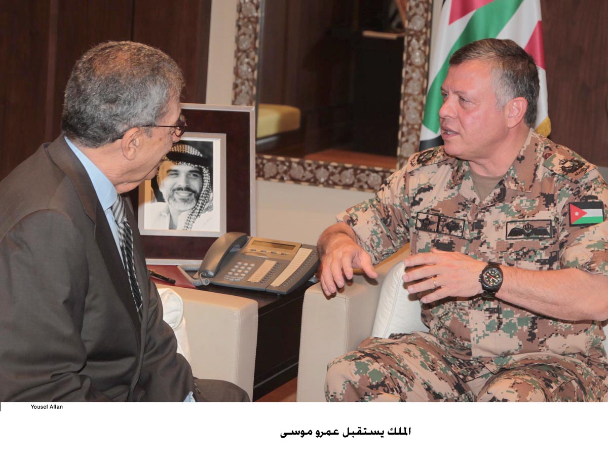 الملك يستقبل عمرو موسى