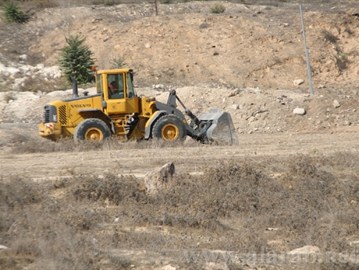جرافات الاحتلال الاسرائيلي تهدم منزلا في القدس