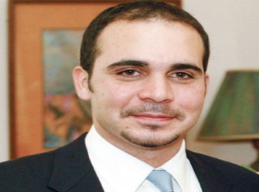 الامير علي يتابع تدريب منتخبنا الوطني في الدوحة