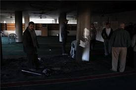 مستوطنون يحرقون مدخل مسجد الرباط جنوبي نابلس