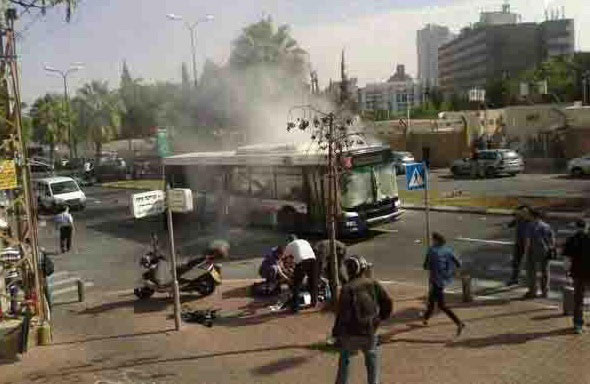 مصادر اسرائيلية: عشرات الاصابات في انفجار حافلة وسط تل ابيب