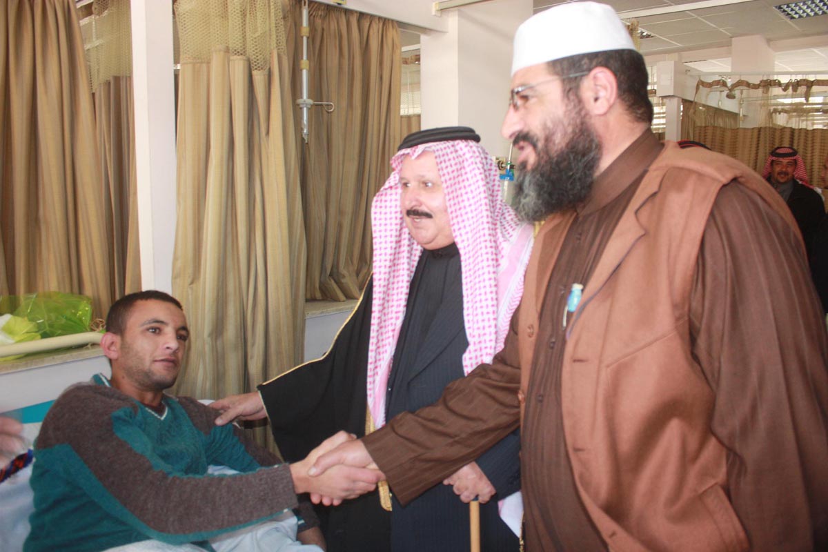 وفود شعبية تزور جرحى ومصابي الأمن العام