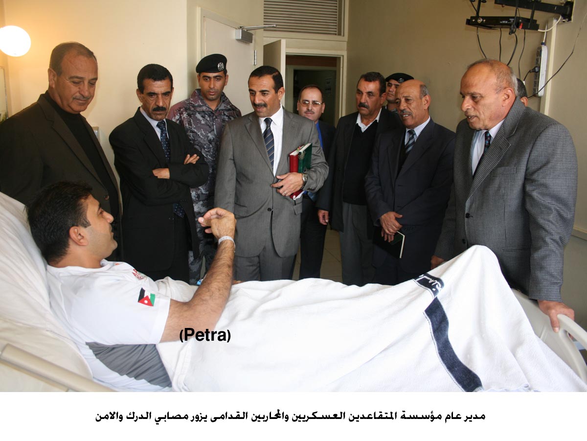 مدير عام مؤسسة المتقاعدين يزور مصابي الدرك والامن