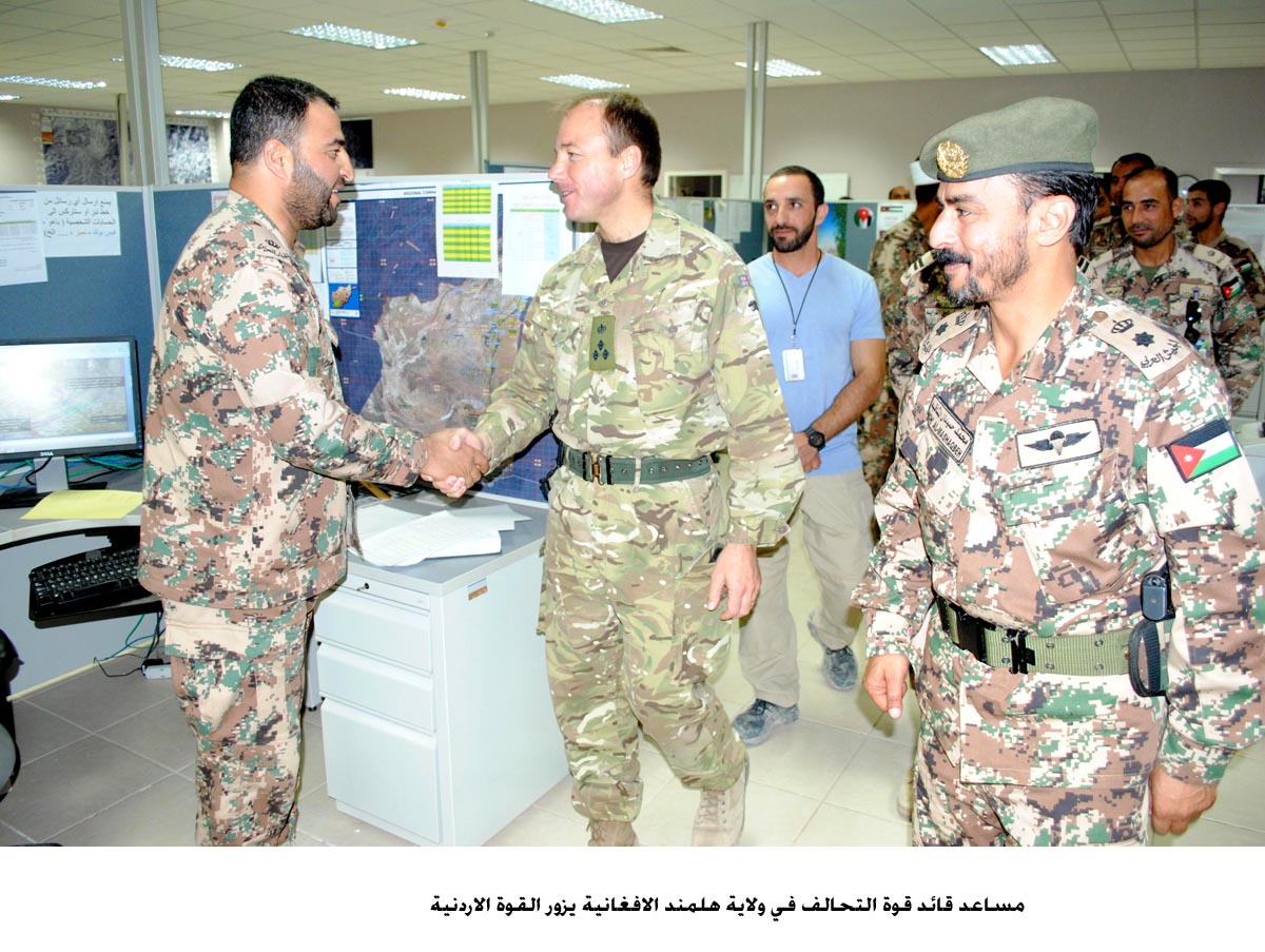 مساعد قائد قوة التحالف في ولاية هلمند الافغانية يزور القوة الاردنية