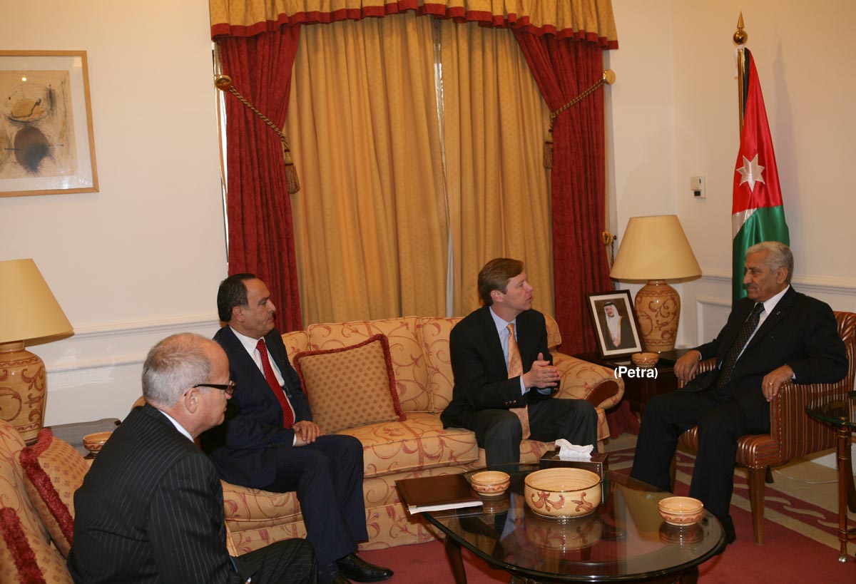 النسور يؤكد اهمية تعظيم الفائدة من استغلال ثروات البحر الميت