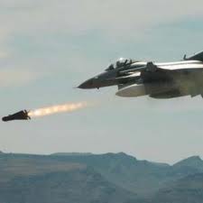 Israeli warplanes kill Palestinian