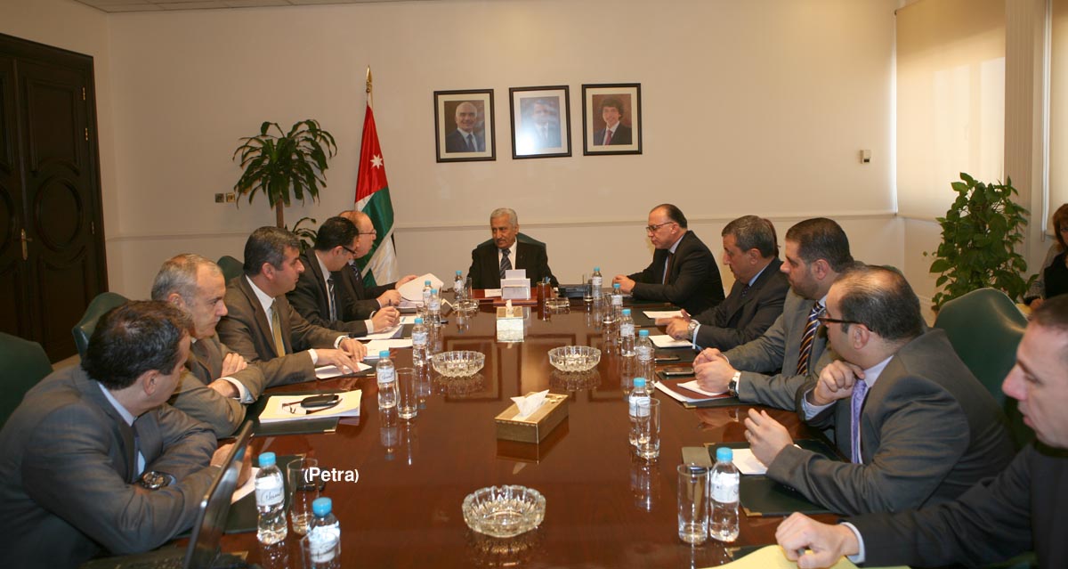 PM chairs meeting for Governorates Development Fund