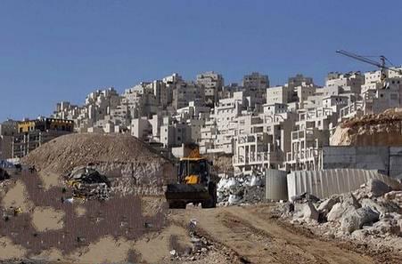 مستوطنون يستولون على ثلاث شقق سكنية في القدس