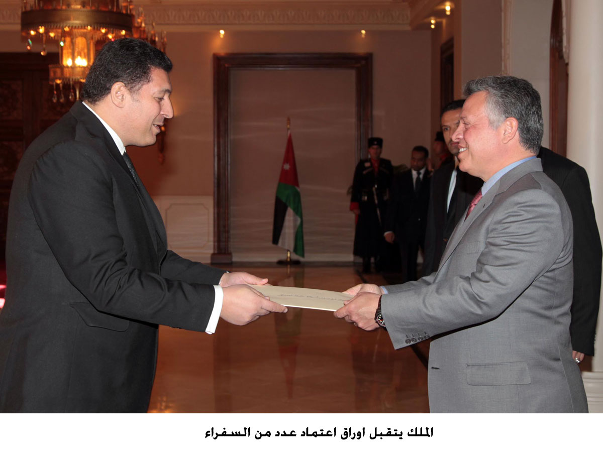 الملك يتقبل اوراق اعتماد عدد من السفراء