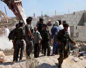 الاحتلال يهدم مسجد المفقرة شرقي يطا في الخليل