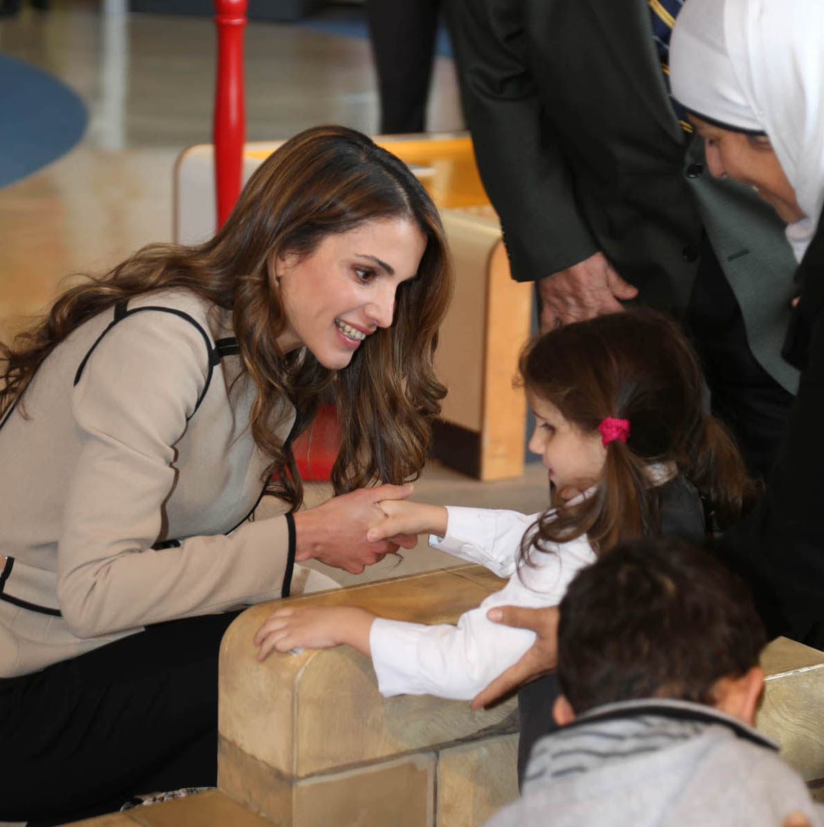 Queen joins children with disabilities at the Children’s Museum