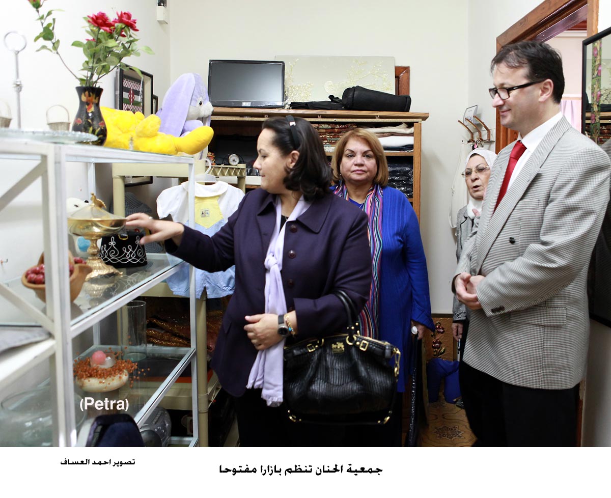 جمعية الحنان تنظم بازارا مفتوحا