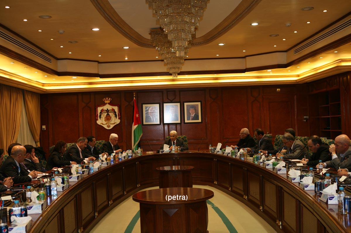 رئيس الوزراء يلتقي مدراء الاعلام الرسمي ورؤساء تحرير الصحف اليومية