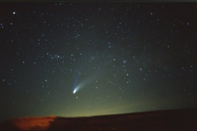 عاصفة شهب تنير السماء غدا الخميس
