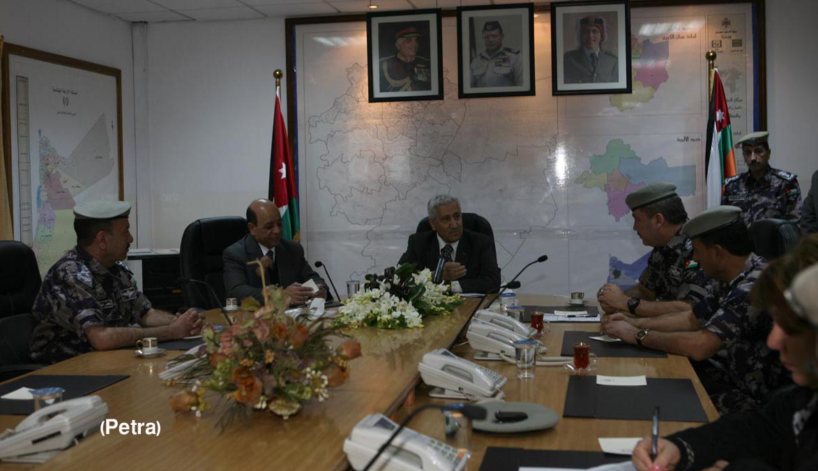 رئيس الوزراء يطلع على استعدادات الاجهزة المعنية لمواجهة الاحوال الجوية