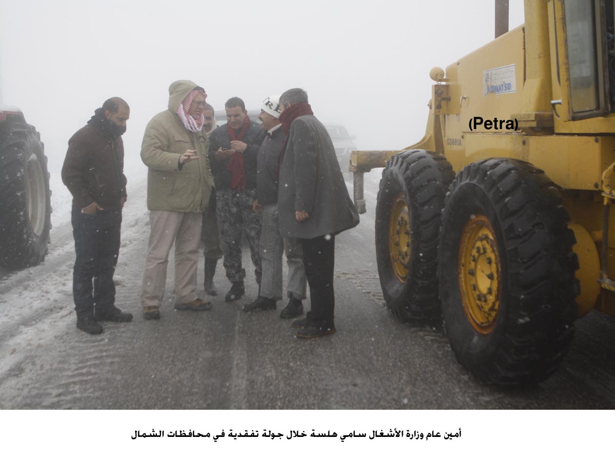 أضرار بالمنازل والمركبات التي حاصرتها السيول