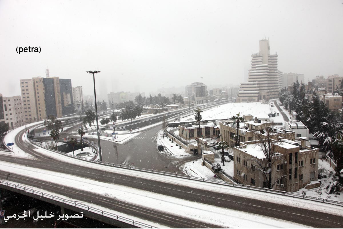 أمانة عمان تفتح جميع شوارع العاصمة بواسطة 78 الية مختلفة