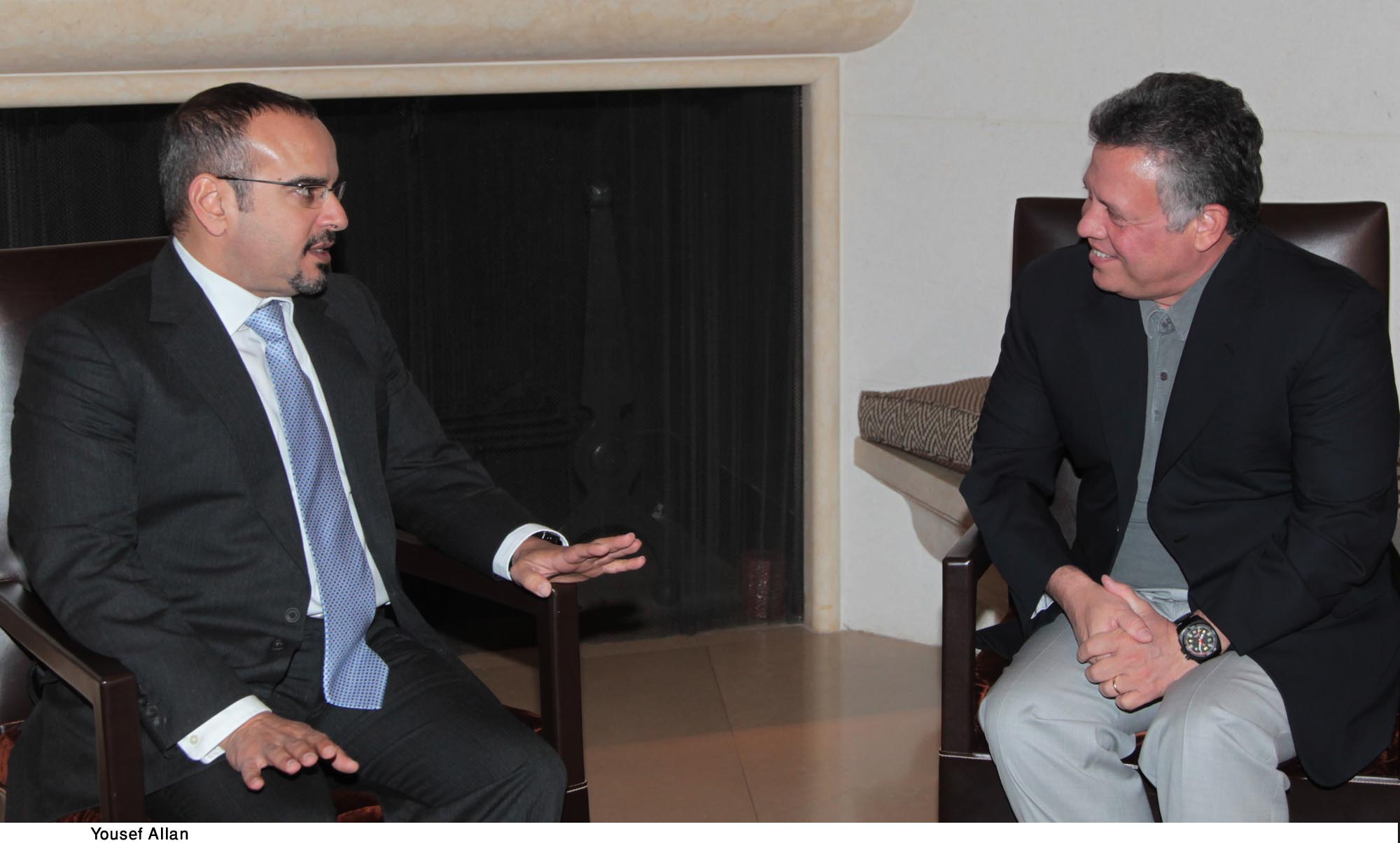 الملك يستقبل ولي عهد البحرين