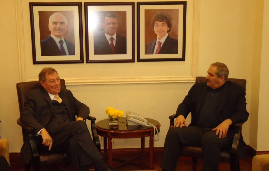 FM, UN peace envoy discuss peace efforts