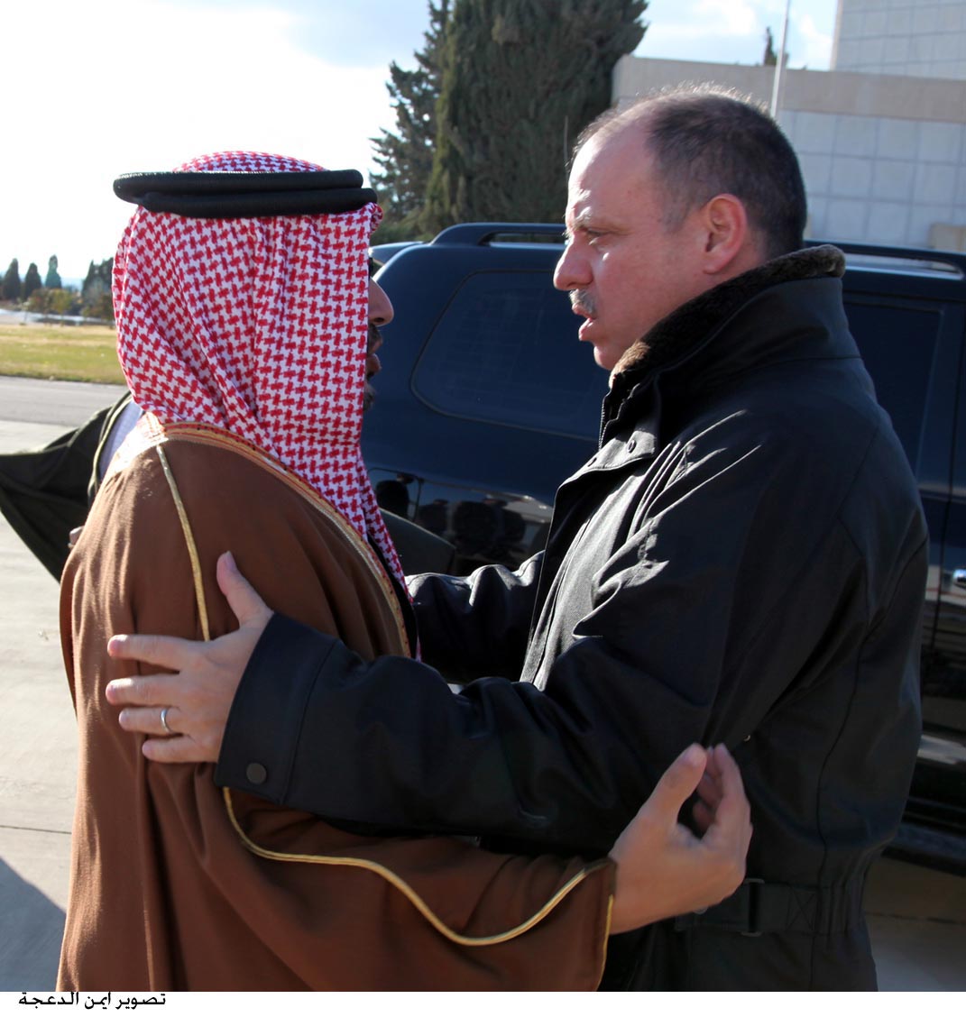ولي عهد البحرين يغادر عمان