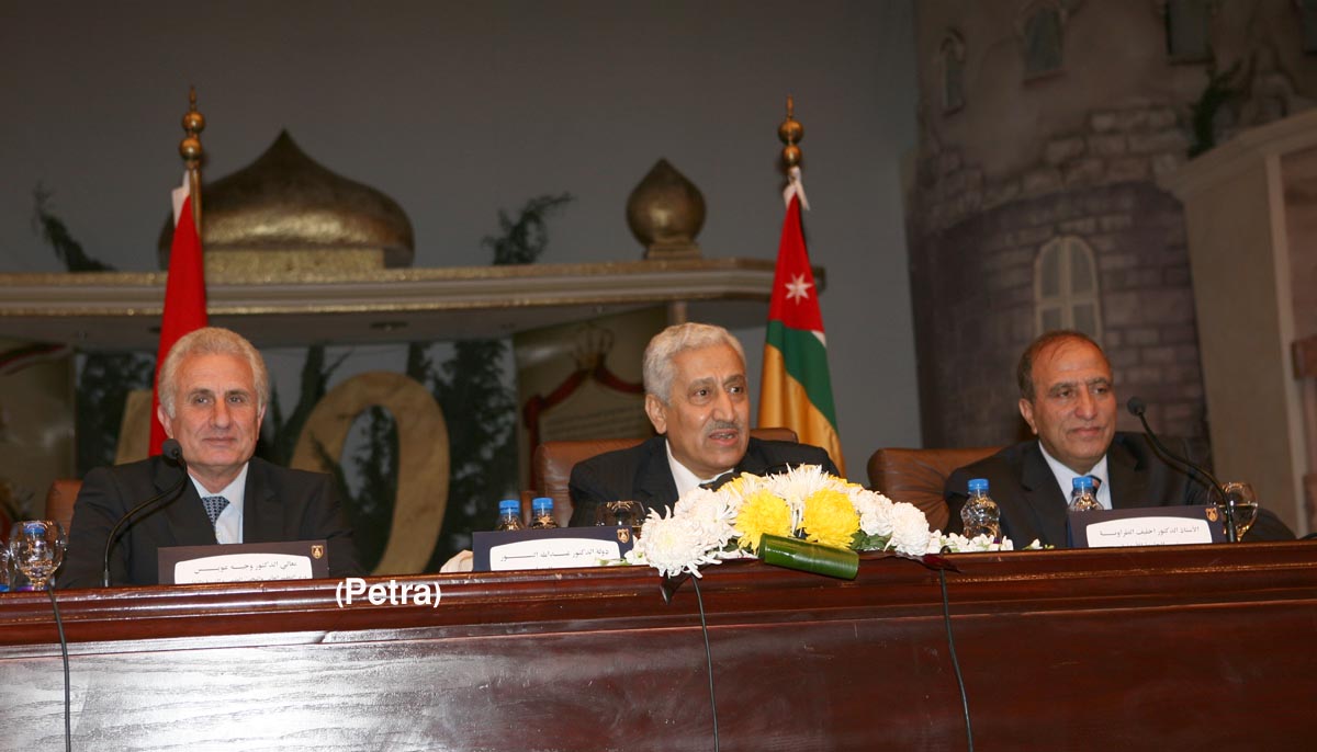 رئيس الوزراء يلتقي رؤساء الجامعات الحكومية والخاصة