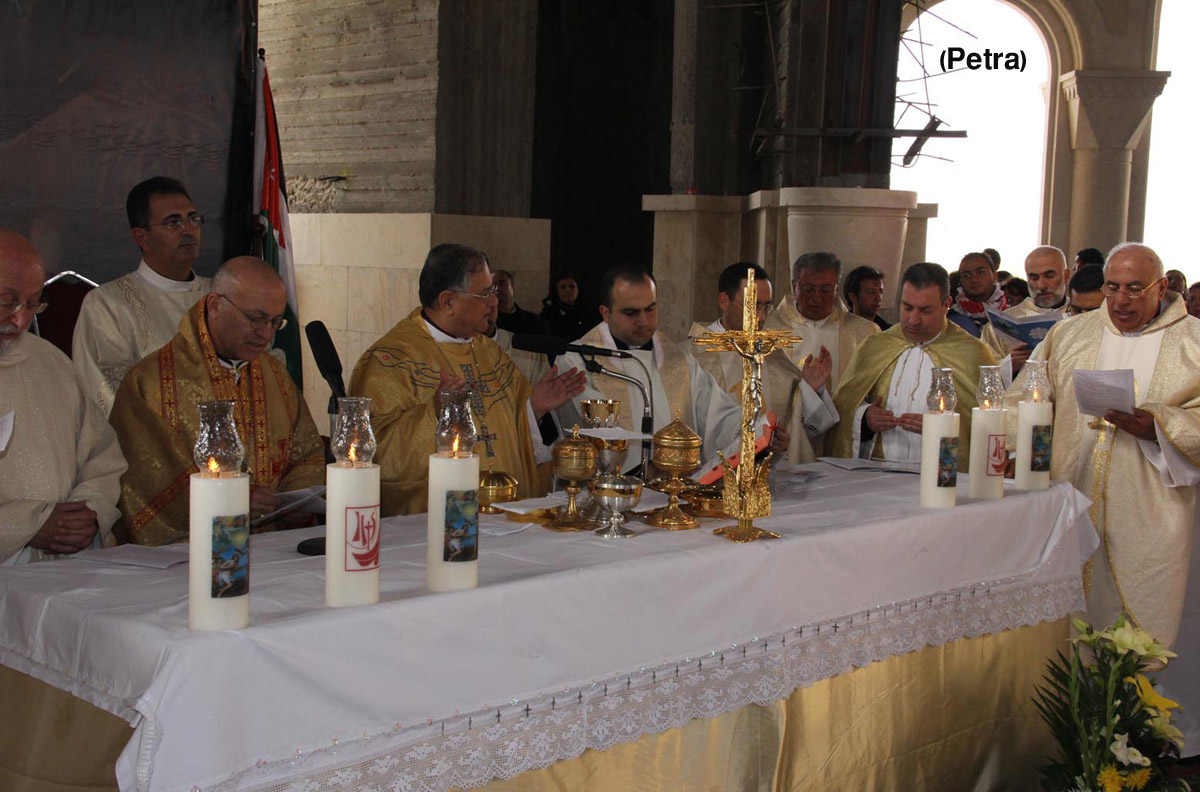 الطوائف المسيحية تحتفل بيوم الحج المسيحي في المغطس