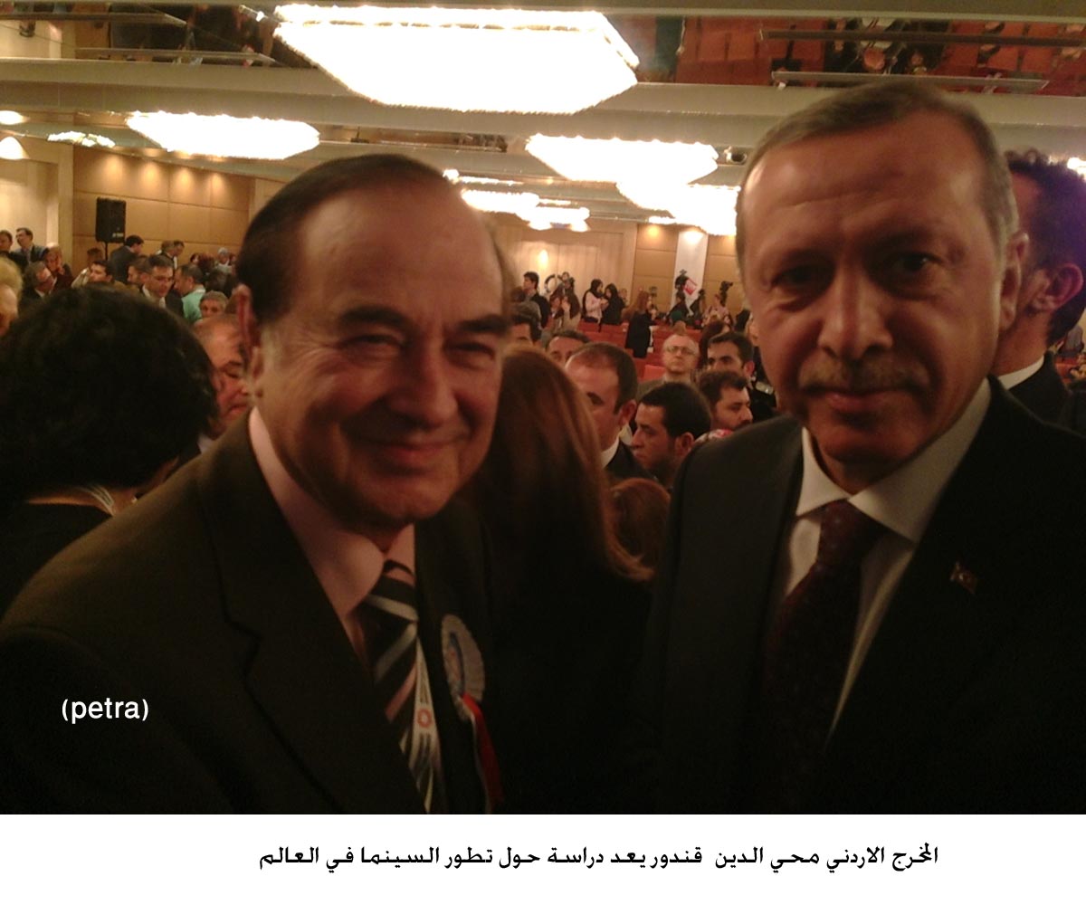 المخرج الاردني قندور يعد دراسة حول تطور السينما في العالم