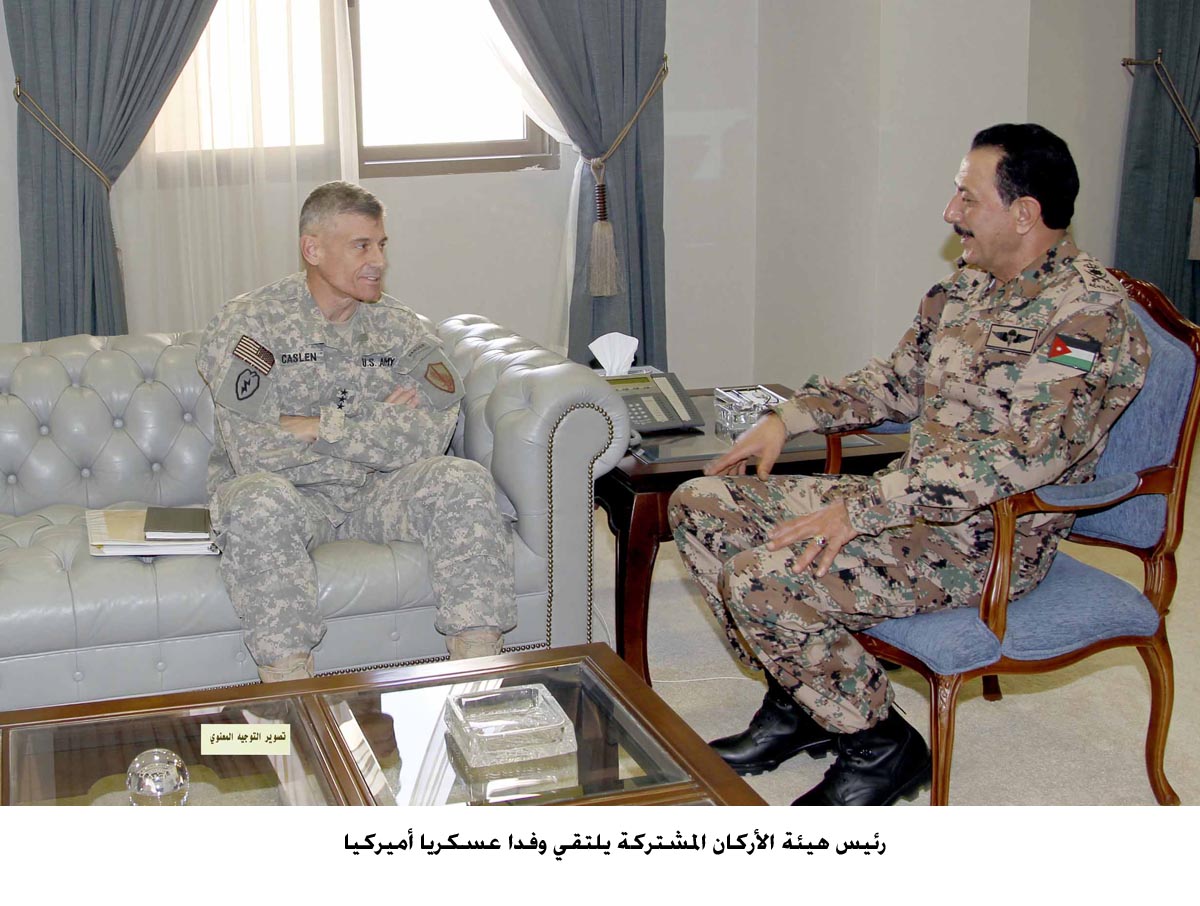 رئيس هيئة الأركان المشتركة يلتقي وفدا عسكريا أميركيا