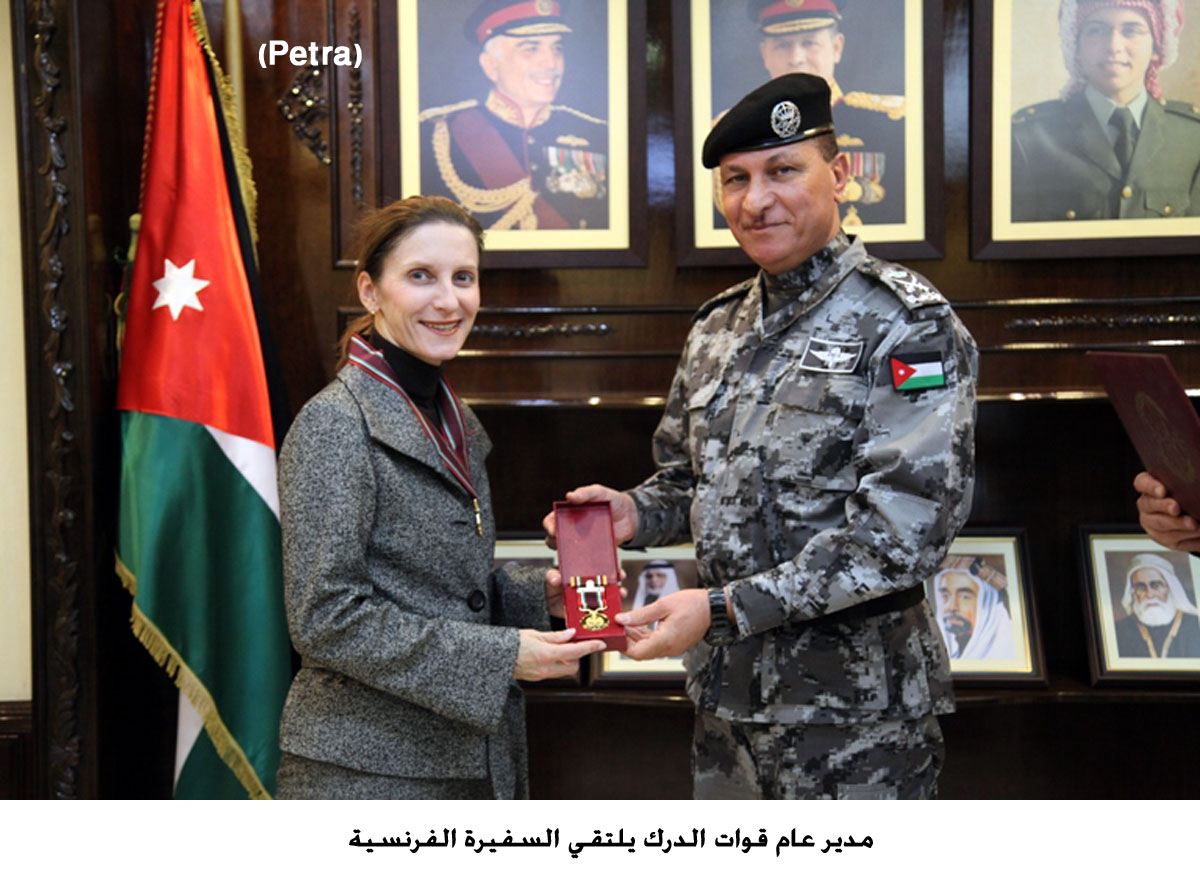 مدير عام قوات الدرك يلتقي السفيرة الفرنسية