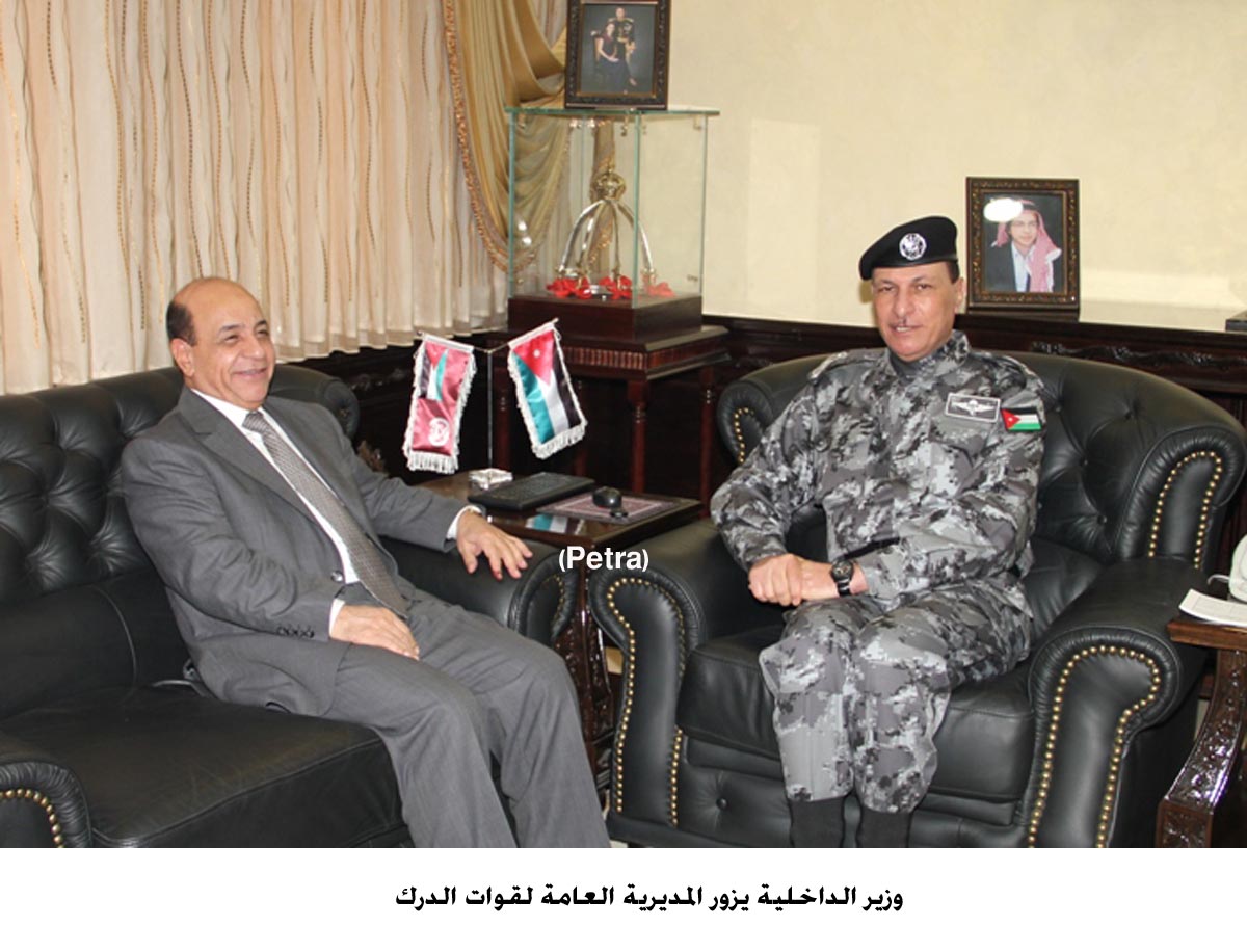 وزير الداخلية يزور المديرية العامة لقوات الدرك