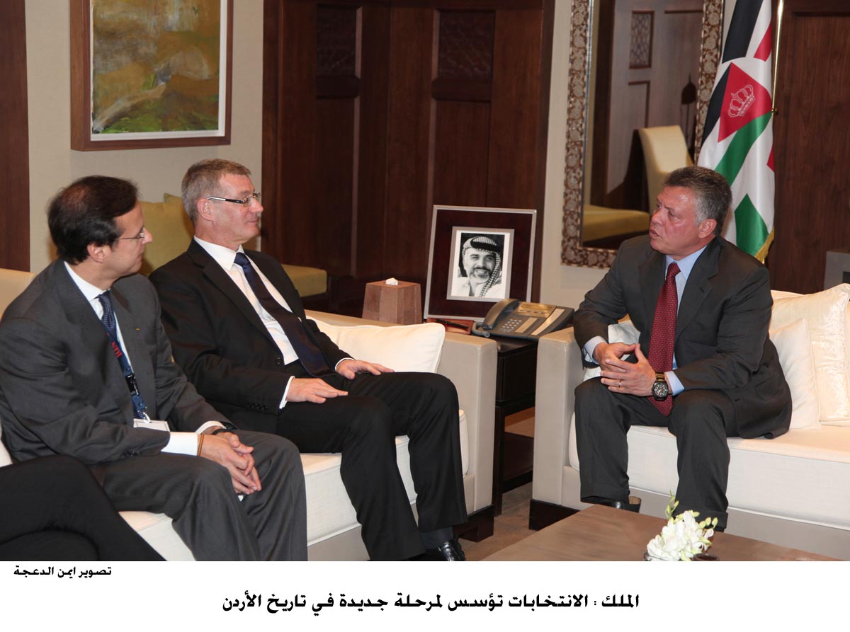 King meets foreign election observers