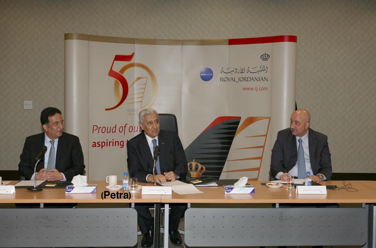 رئيس الوزراء يؤكد دعم الحكومة للملكية الاردنية