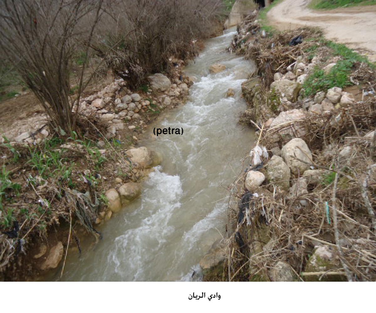 مزارعون في وادي الريان يطالبون بمعالجة انجرافات طريقهم الزراعي