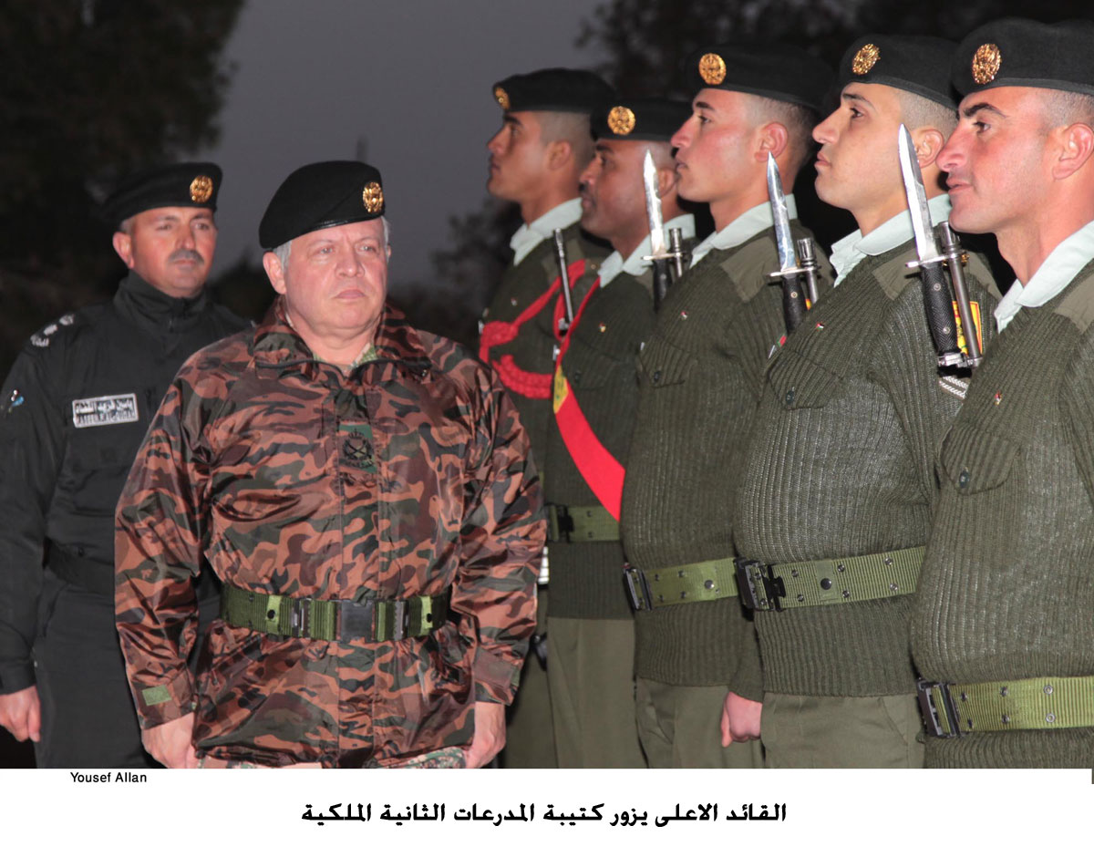 القائد الاعلى يزور كتيبة المدرعات الثانية الملكية