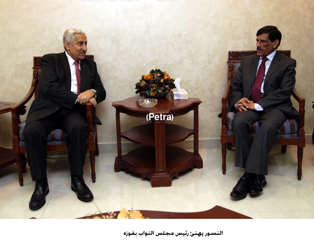 النسور يهنئ رئيس مجلس النواب بفوزه