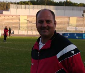 ابو هنطش يدرب منتخب البحرين النسوي لكرة القدم