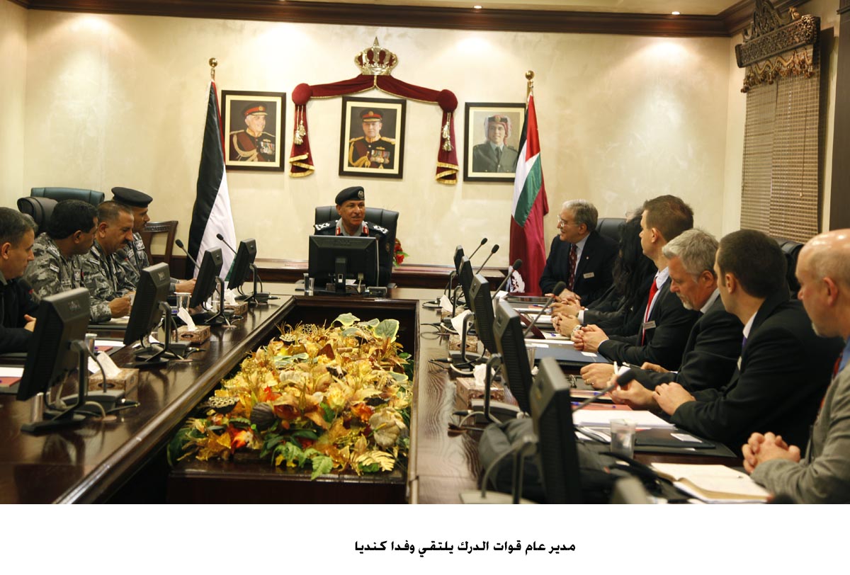 مدير عام قوات الدرك يلتقي وفدا كنديا