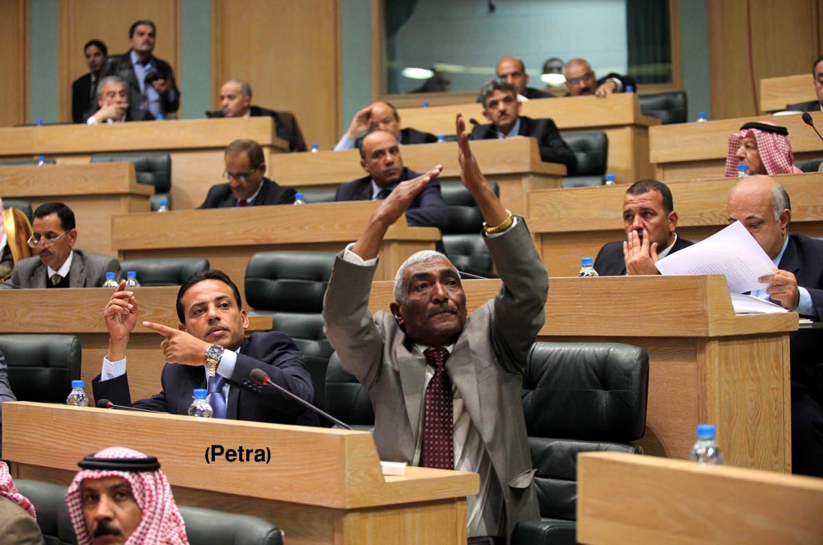 مجلس النواب يناقش عددا من القوانين المحالة اليه من الحكومة